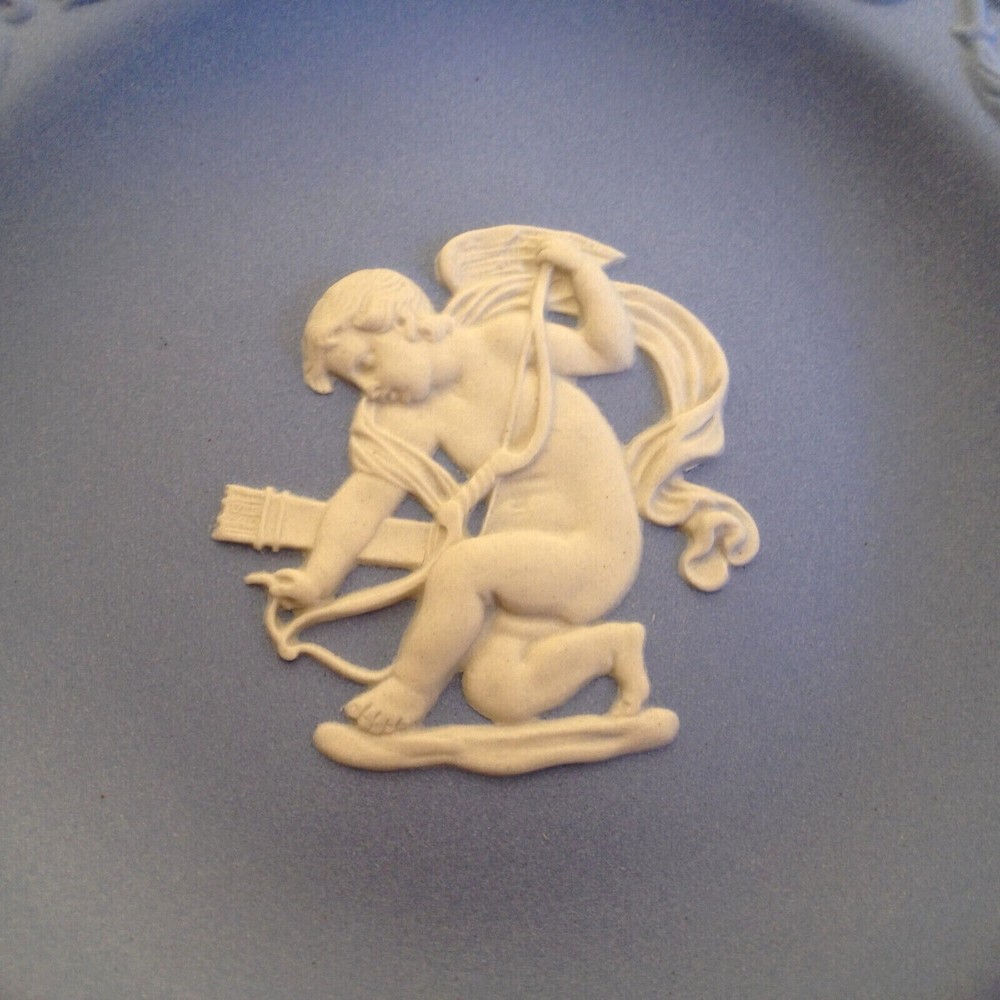Wedgewood Patrician Tray Excel XL-20 Cream Color on Pale Blue Cupid w/Arrow - Picture 4 of 12